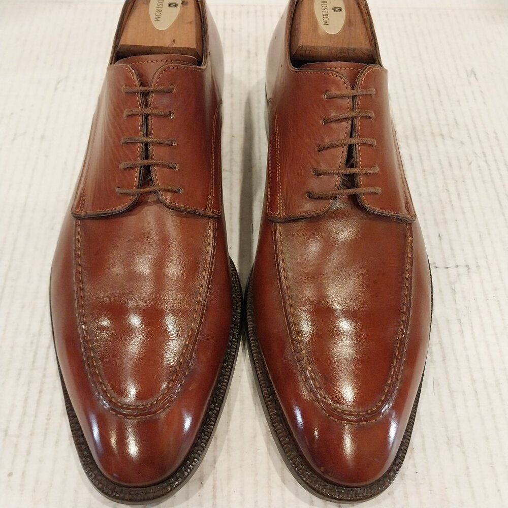 SANTONI men's size 8.5 D brown Derby.